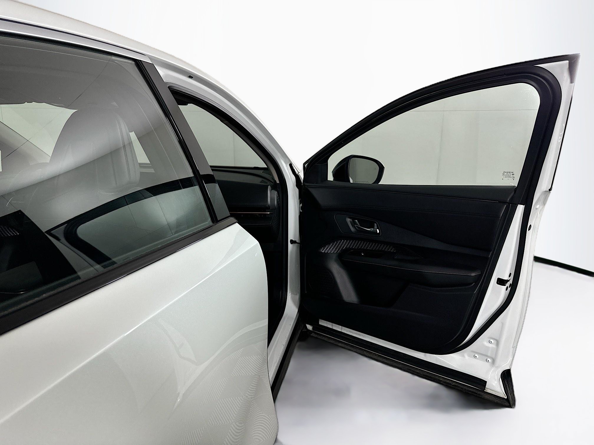 Used 2024 Nissan Ariya FWD image 33