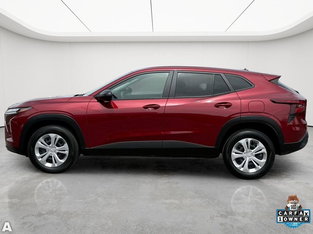 Used 2025 Chevrolet Trax LS image 3