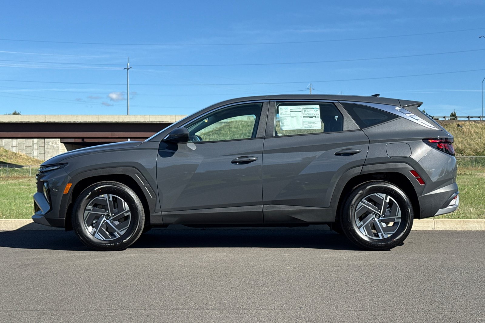 New 2026 Hyundai Tucson Blue SE FWD image 6