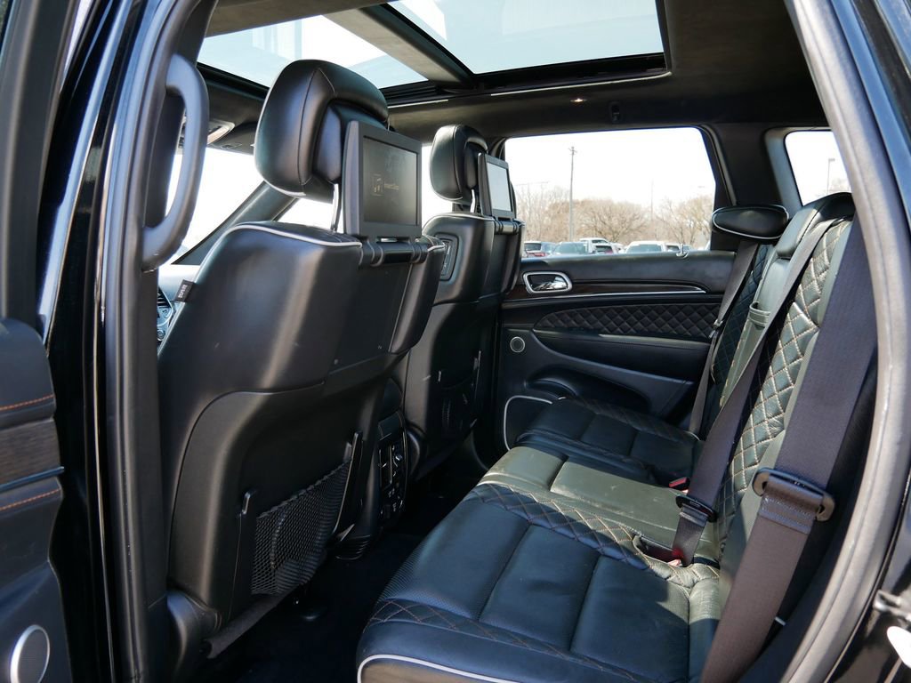 Used 2019 Jeep Grand Cherokee Summit AWD/4WD image 16