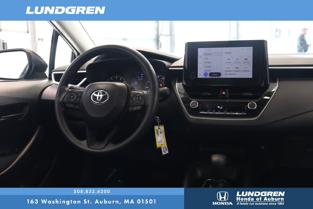 Used 2024 Toyota Corolla LE FWD image 3