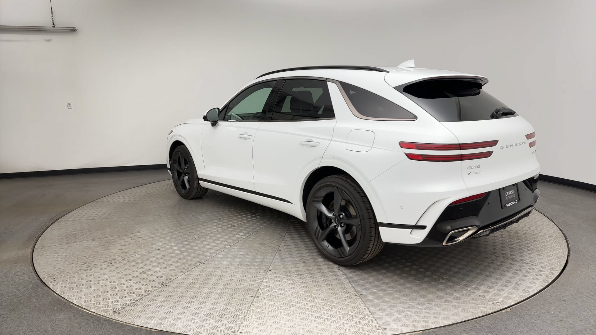 Certified 2026 Genesis GV70 3.5T Sport Prestige AWD/4WD image 4