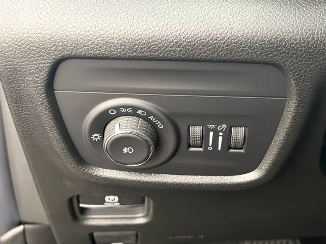 New 2025 Jeep Grand Cherokee Limited w/ Black Appearance Package AWD/4WD image 27