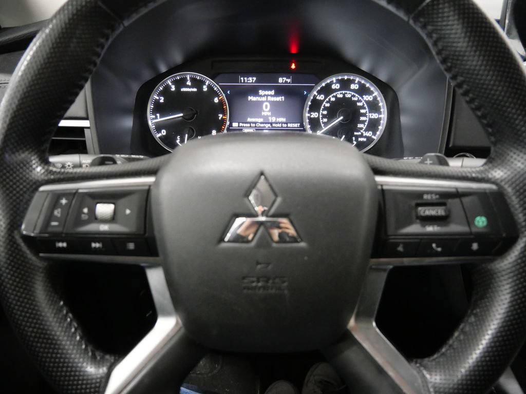 Used 2024 Mitsubishi Outlander SE AWD/4WD image 16