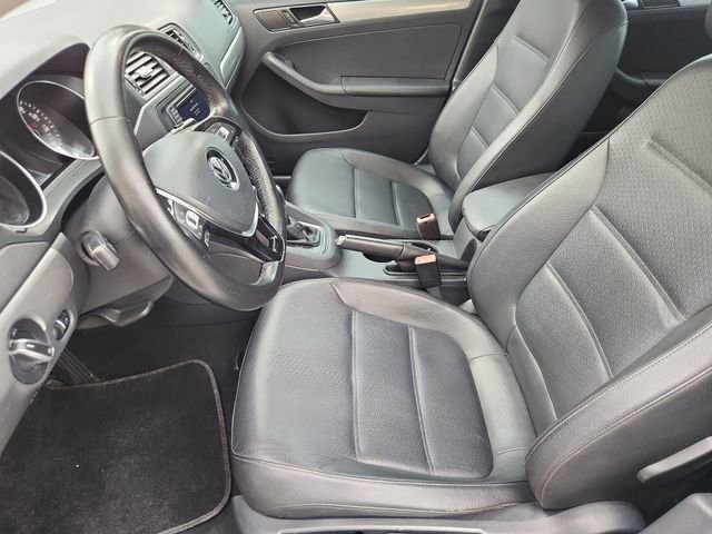 Used 2017 Volkswagen Jetta SE image 19