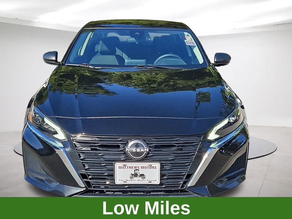 Used 2024 Nissan Altima 2.5 SV image 2