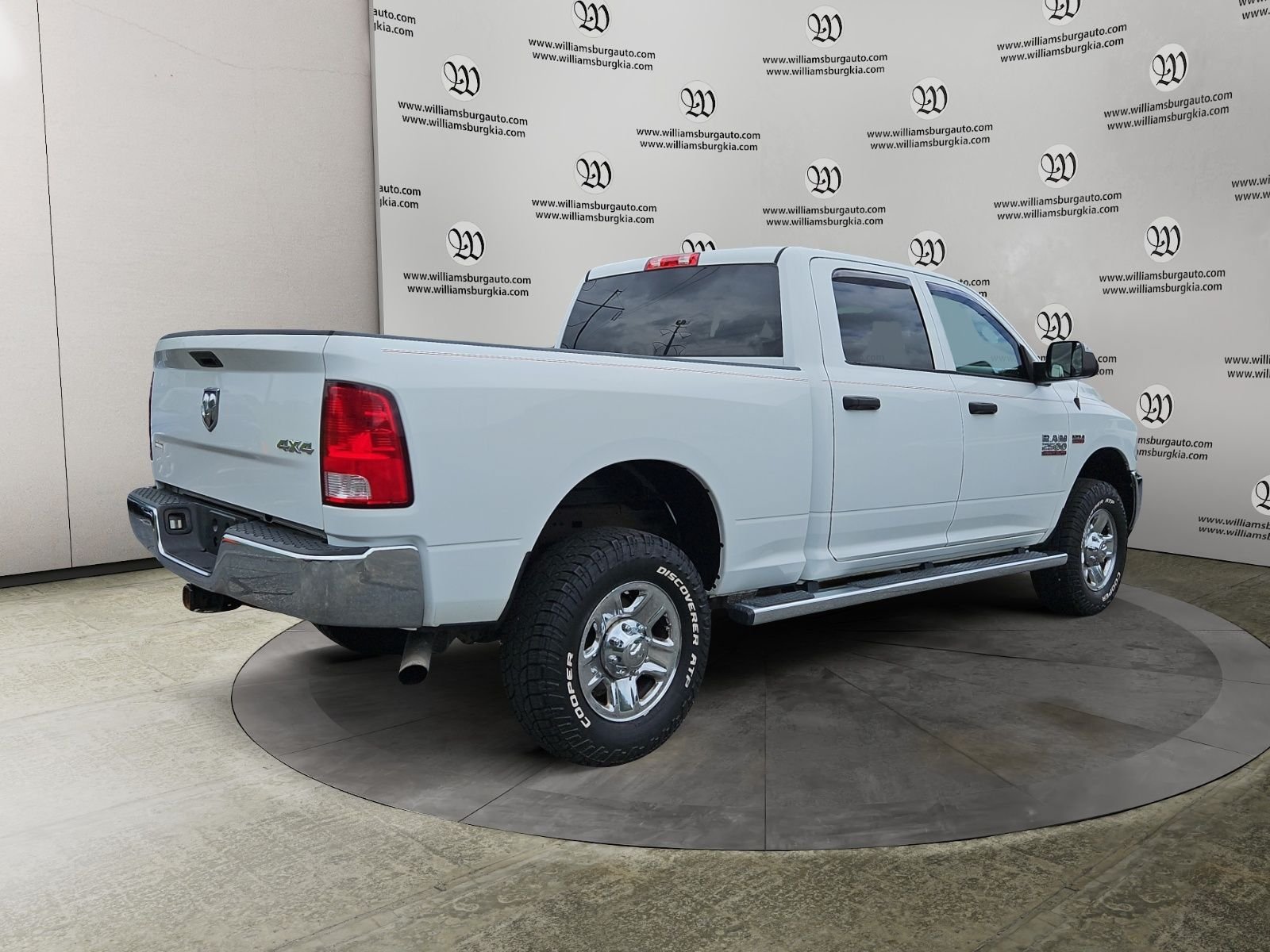 Used 2017 RAM 2500 Tradesman w/ Chrome Appearance Group AWD/4WD image 5