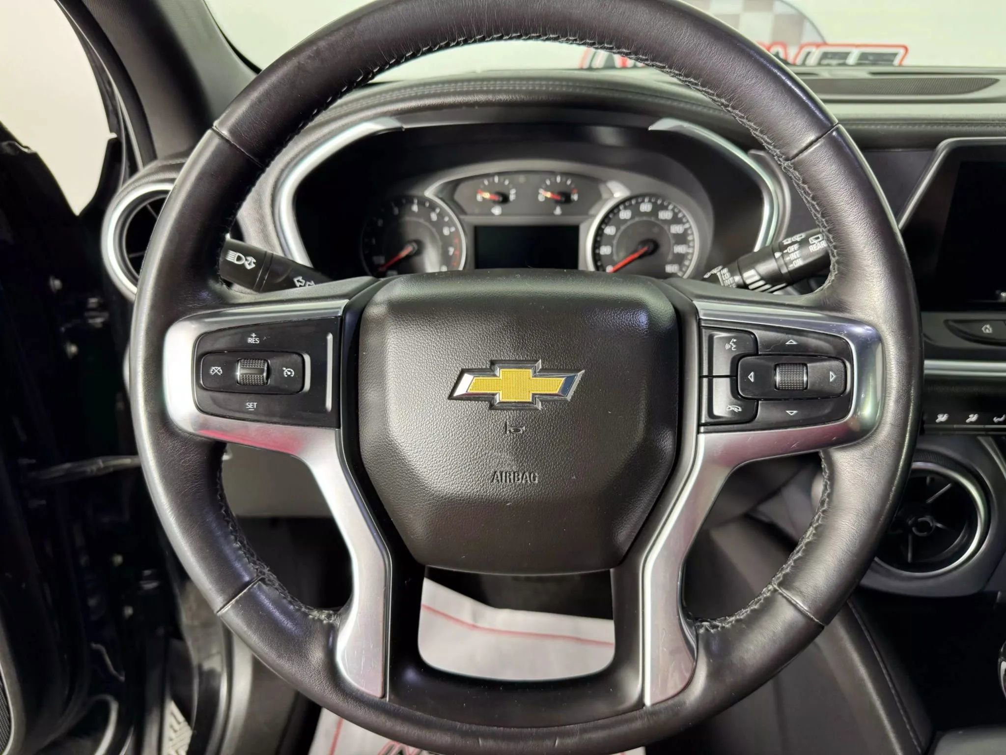 Used 2020 Chevrolet Blazer LT FWD image 13