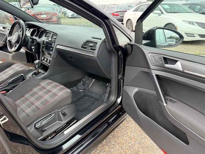 Used 2020 Volkswagen Golf 4-Door FWD image 11