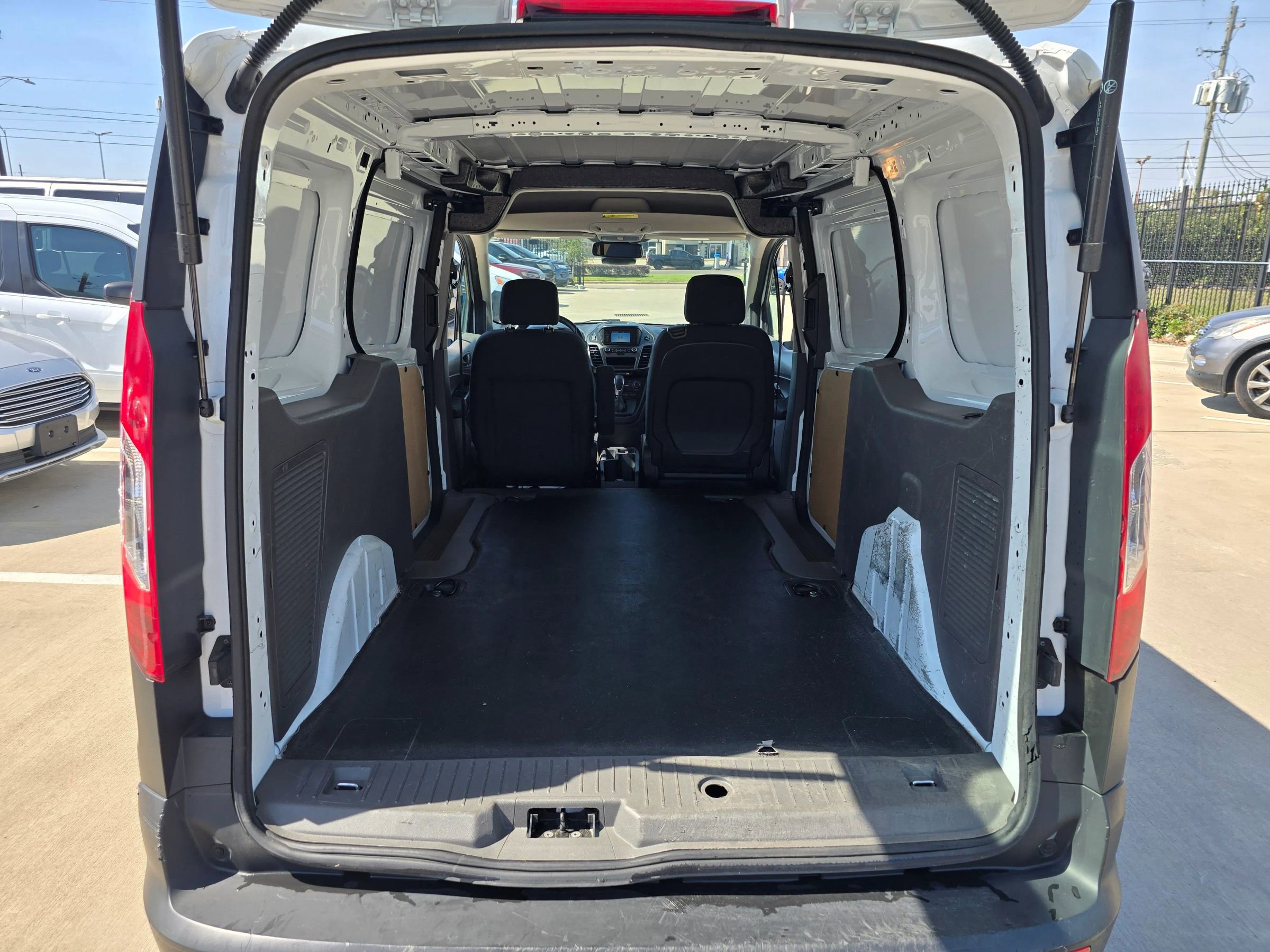 Used 2020 Ford Transit Connect XL image 23