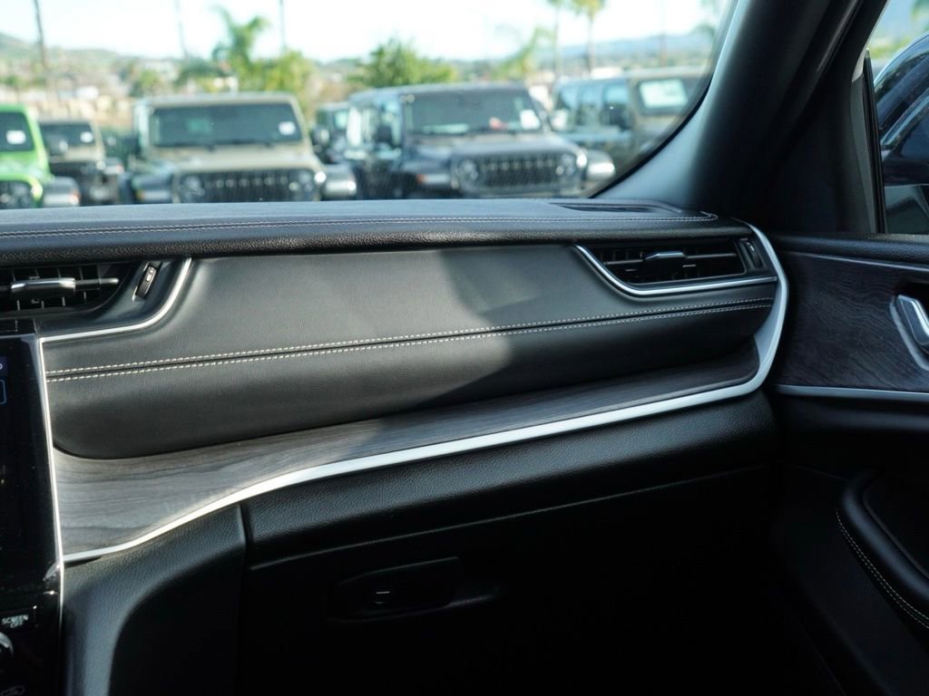 Certified 2024 Jeep Grand Cherokee Limited image 24