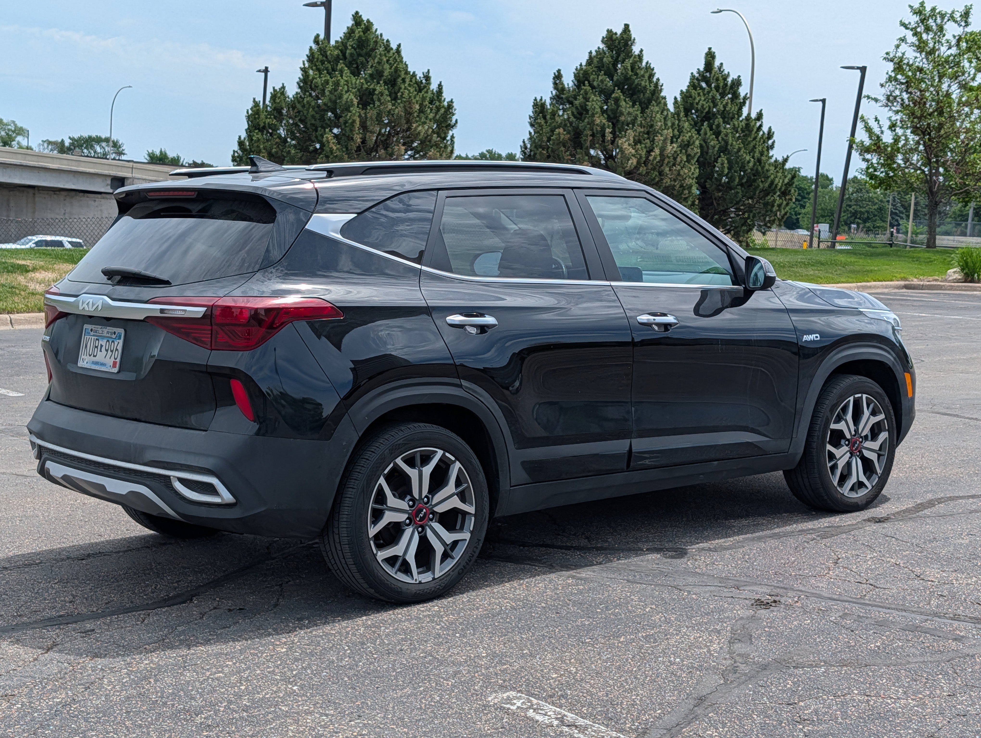 Certified 2023 Kia Seltos SX w/ SX Sunroof Package AWD/4WD image 4