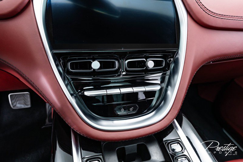 Used 2021 Aston Martin DBX image 31