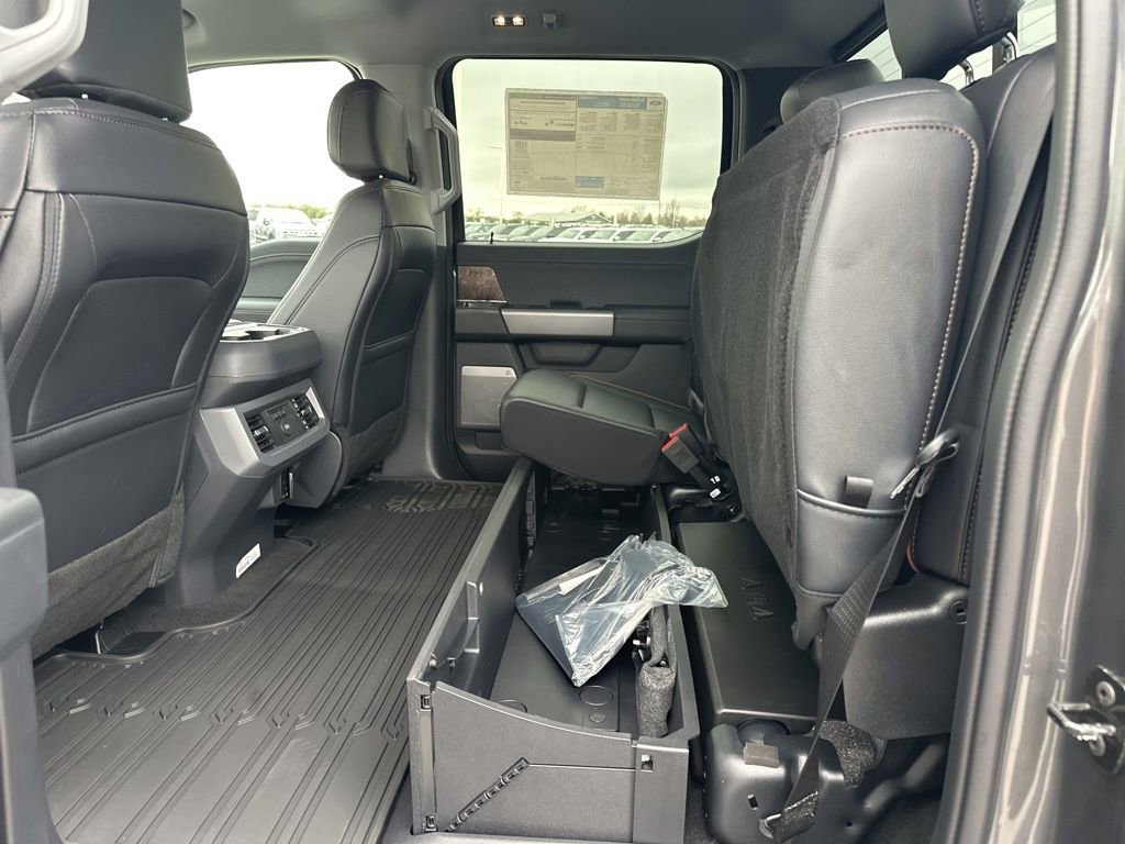 New 2026 Ford F250 Lariat w/ Black Appearance Package image 39
