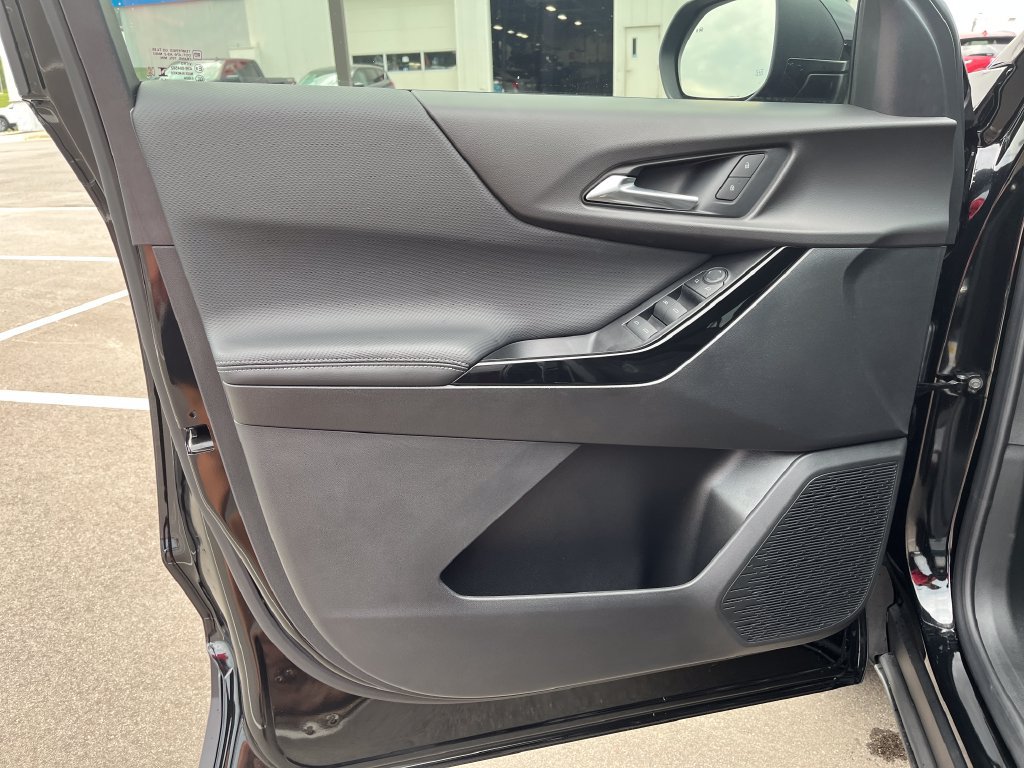 New 2027 Chevrolet Equinox LT w/ Safety and Technology Package AWD/4WD image 10
