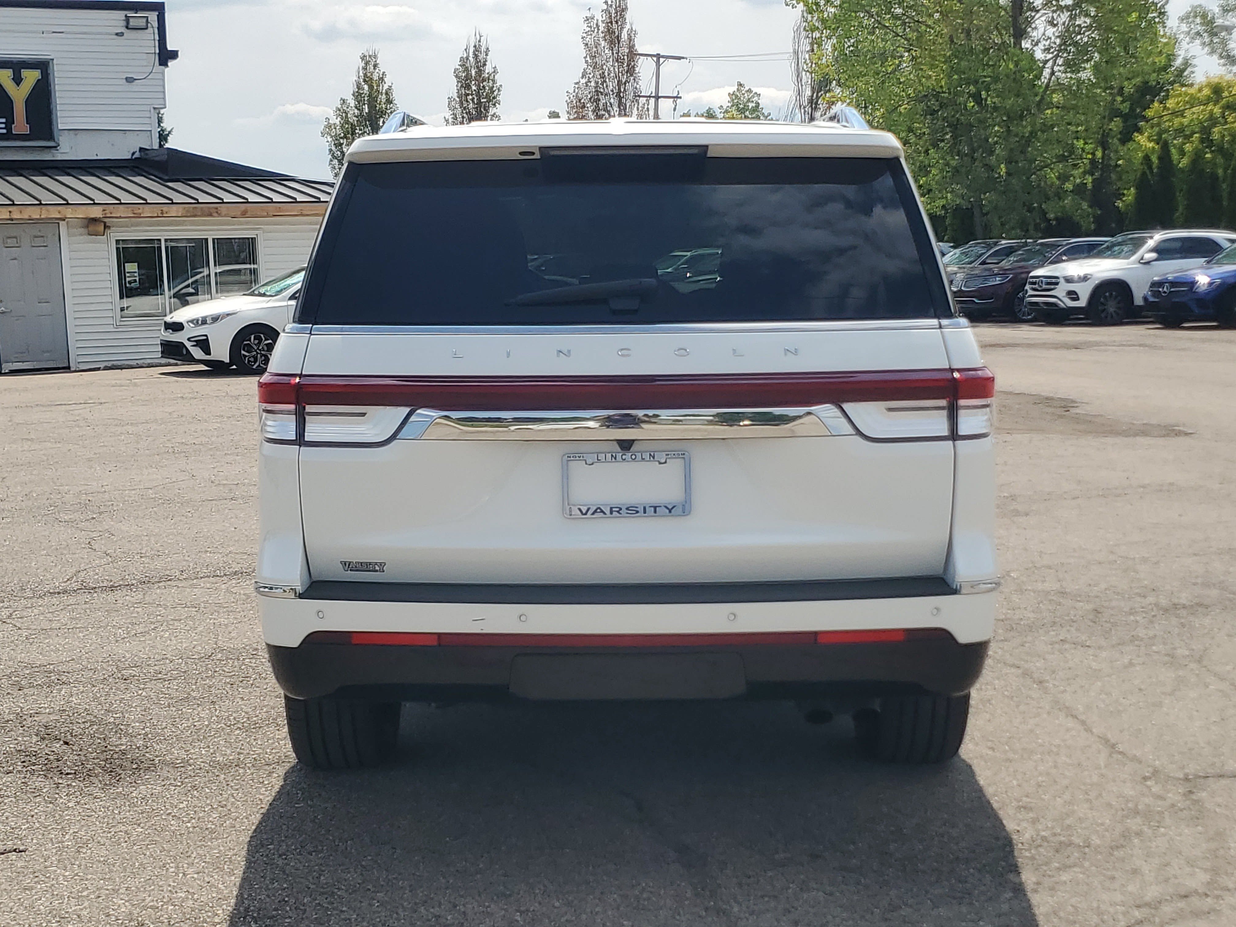 Used 2024 Lincoln Navigator Reserve AWD/4WD image 5