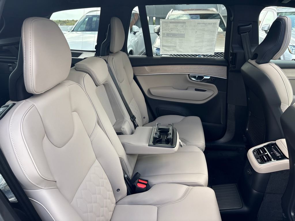 New 2026 Volvo XC90 T8 Core image 17