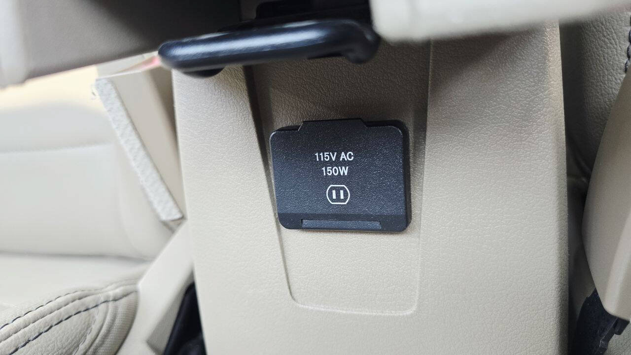 Used 2015 Jeep Patriot Limited w/ Sun/Sound Group AWD/4WD image 24