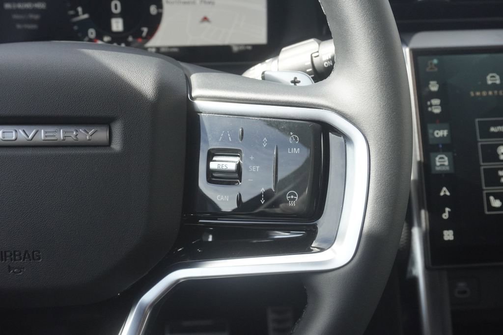 Used 2025 Land Rover Discovery Sport Dynamic SE image 13