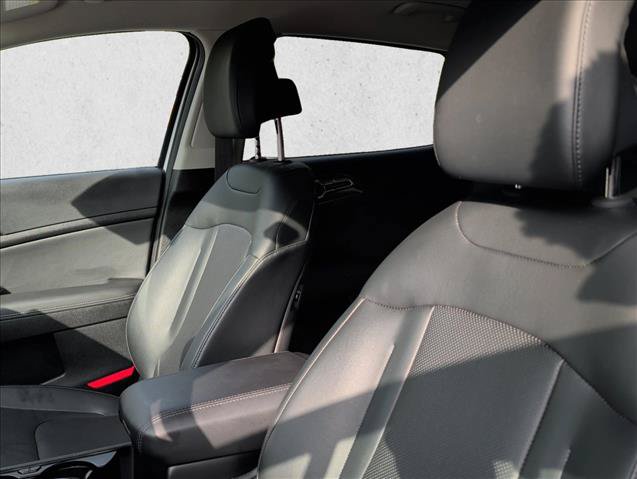 Used 2025 Kia Sportage EX FWD image 11