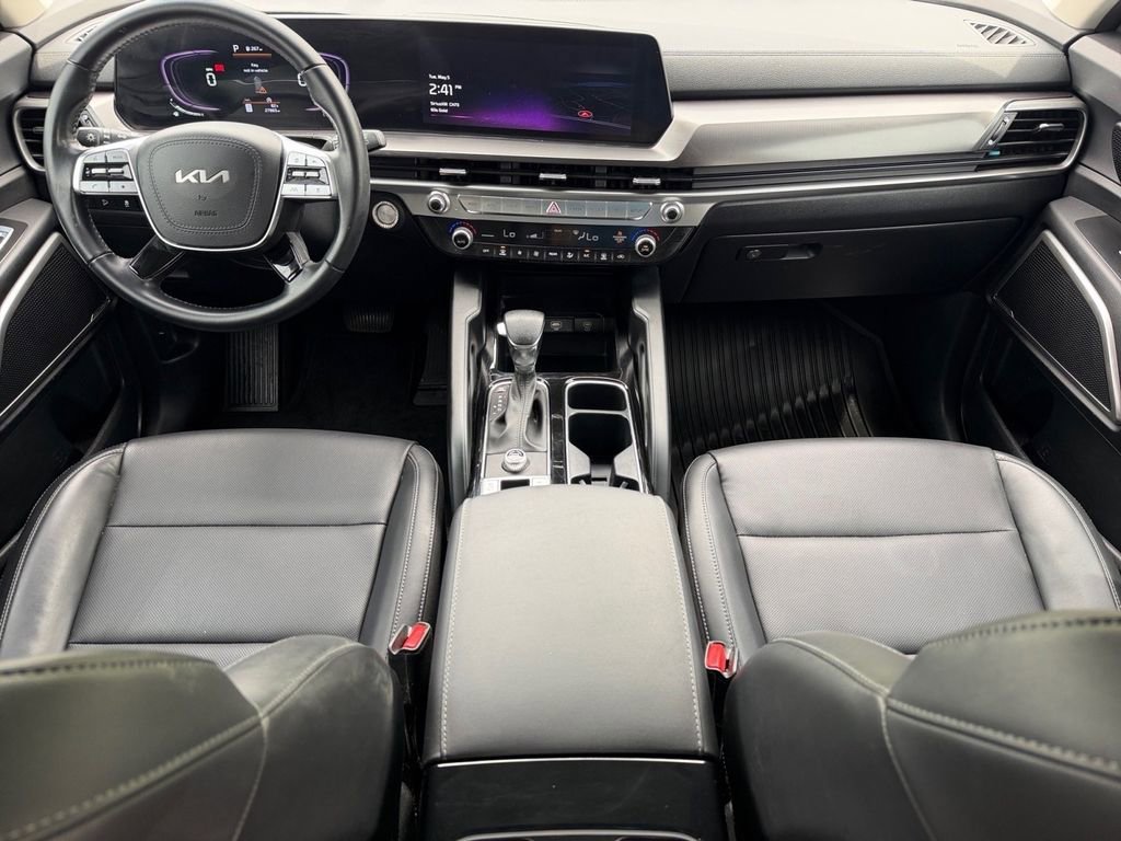 Used 2023 Kia Telluride LX FWD image 16