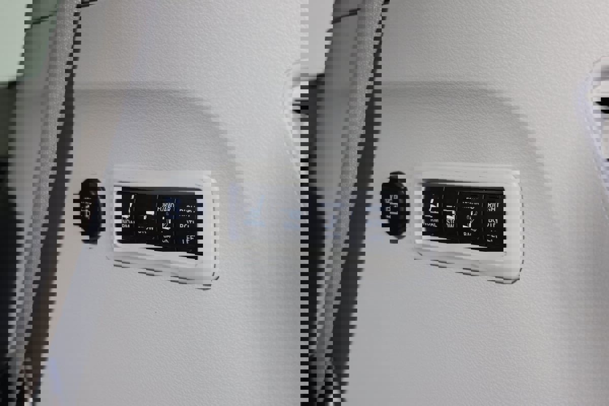 Used 2019 Chrysler Pacifica Limited image 33