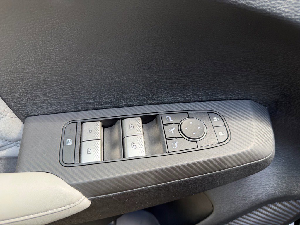 Used 2023 Mitsubishi Outlander SEL AWD/4WD image 24
