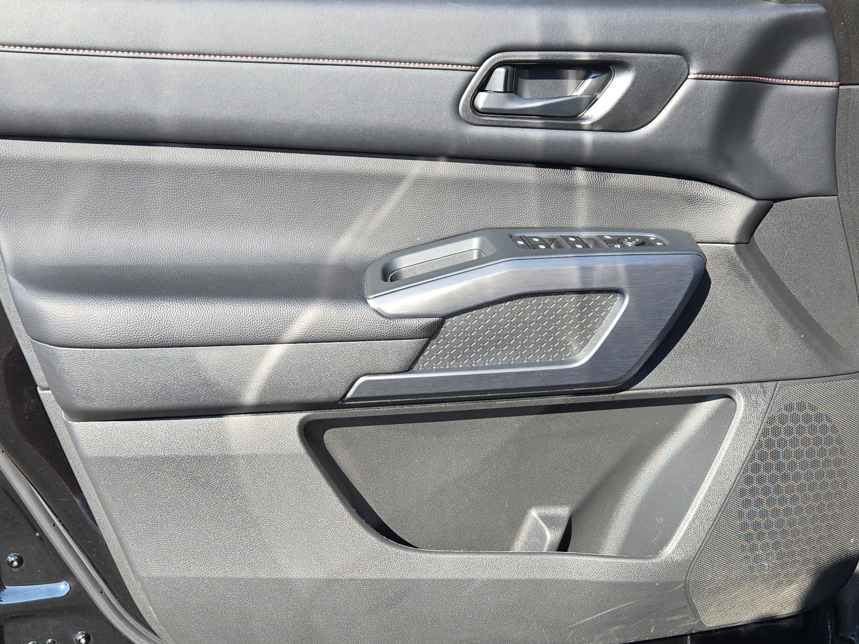 Used 2023 Nissan Pathfinder Rock Creek image 14