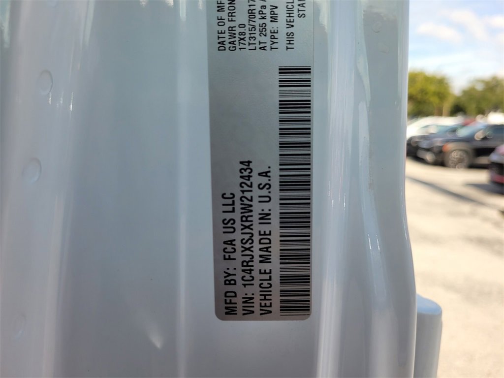 Used 2024 Jeep Wrangler Unlimited Rubicon 392 image 28