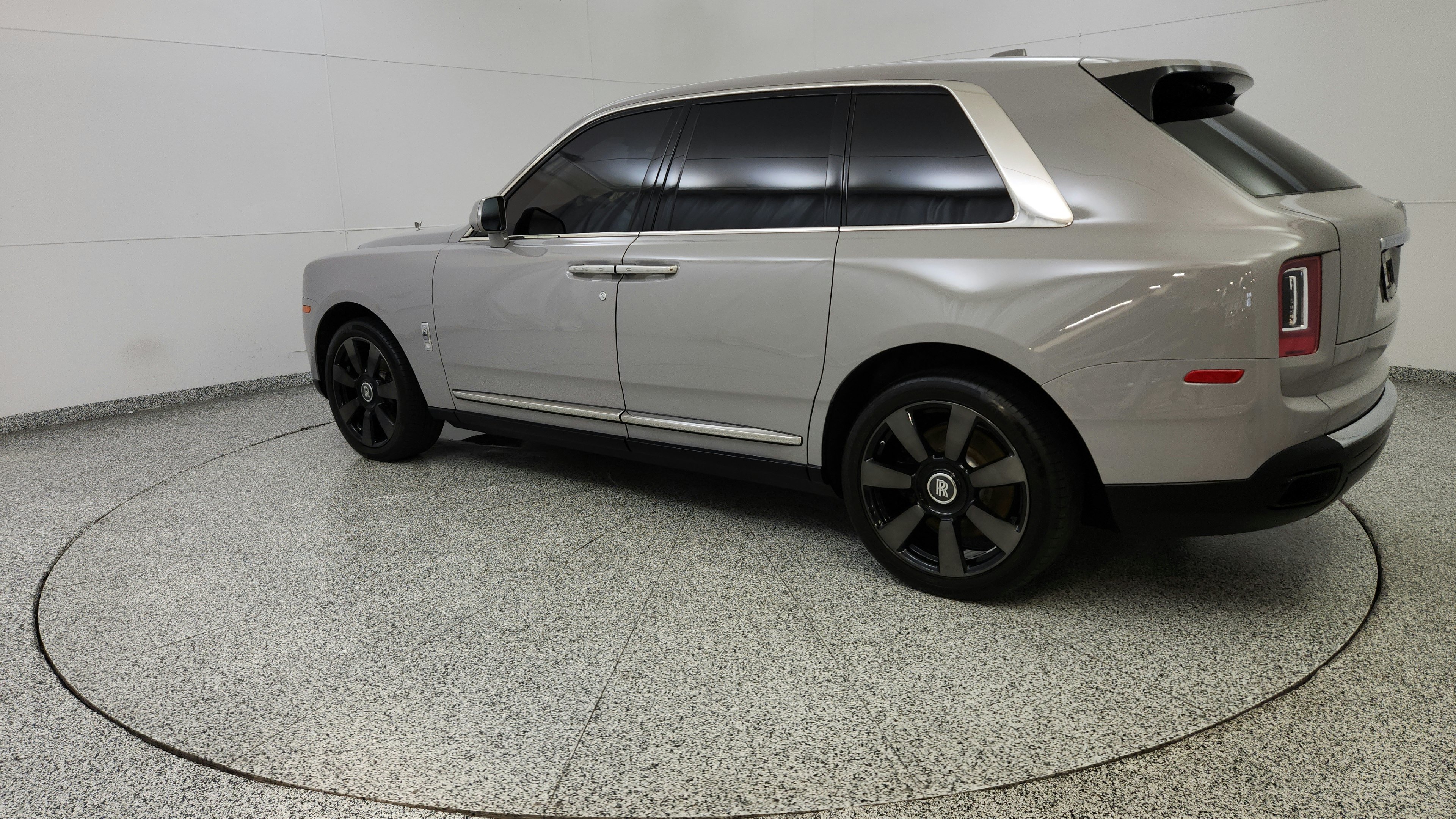 Used 2021 Rolls-Royce Cullinan AWD/4WD image 5
