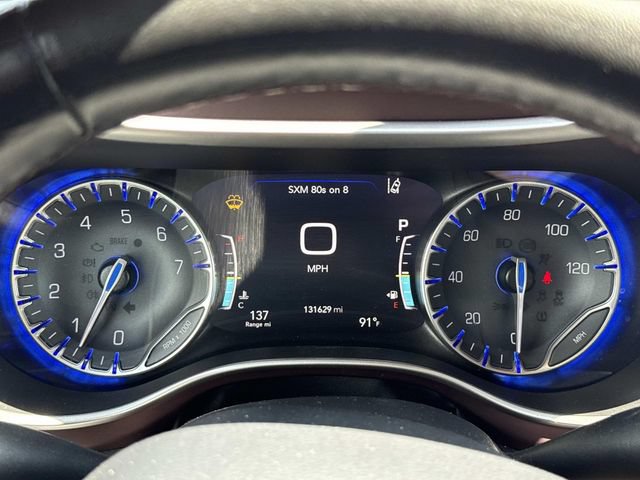 Used 2020 Chrysler Pacifica Touring-L FWD image 28