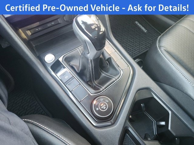Certified 2022 Volkswagen Tiguan SE w/ Panoramic Sunroof Package AWD/4WD image 15