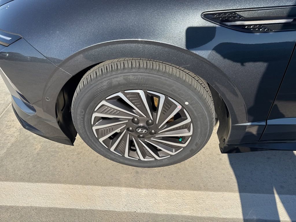 New 2026 Hyundai Sonata Limited image 12