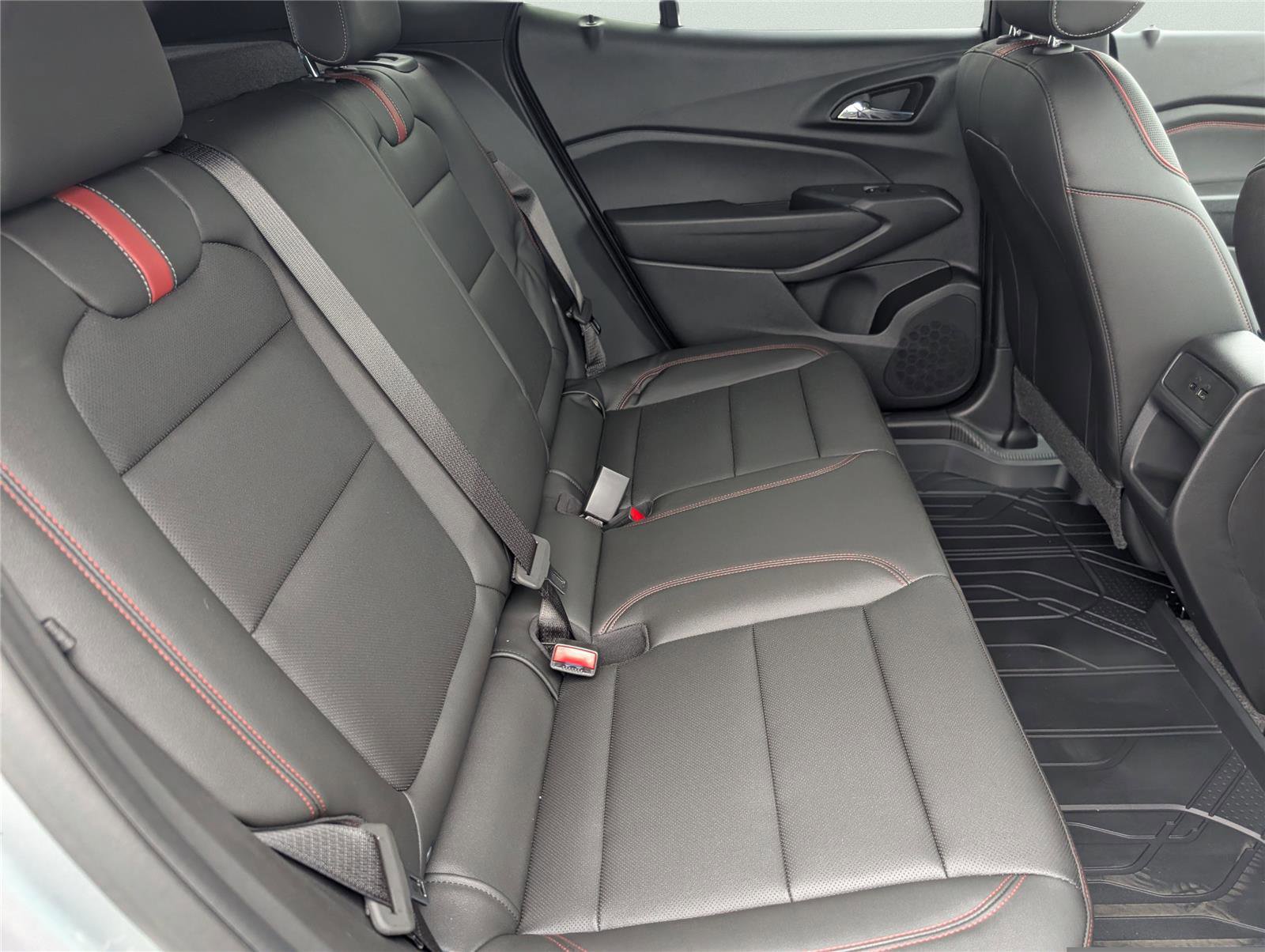 New 2026 Chevrolet Trax RS w/ Sunroof Package image 37