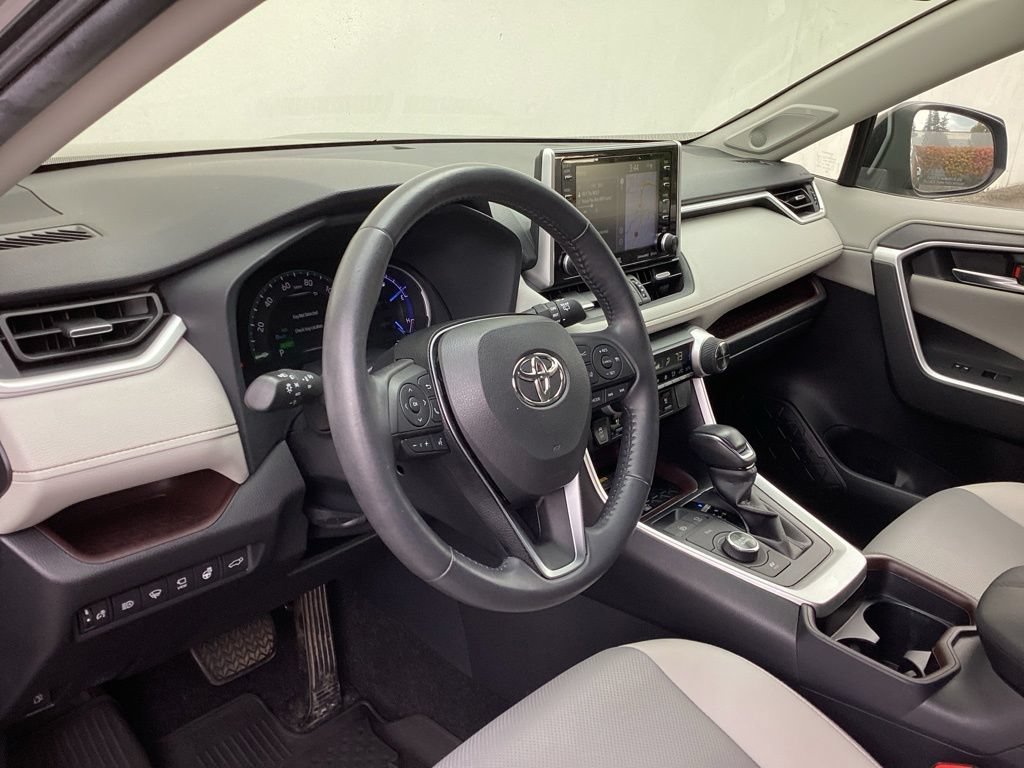 Used 2020 Toyota RAV4 Limited AWD/4WD image 12