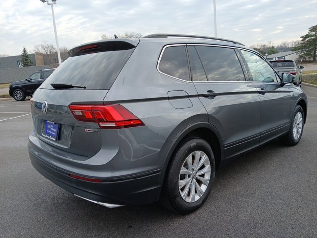 Used 2019 Volkswagen Tiguan SE w/ Panoramic Sunroof Package image 4