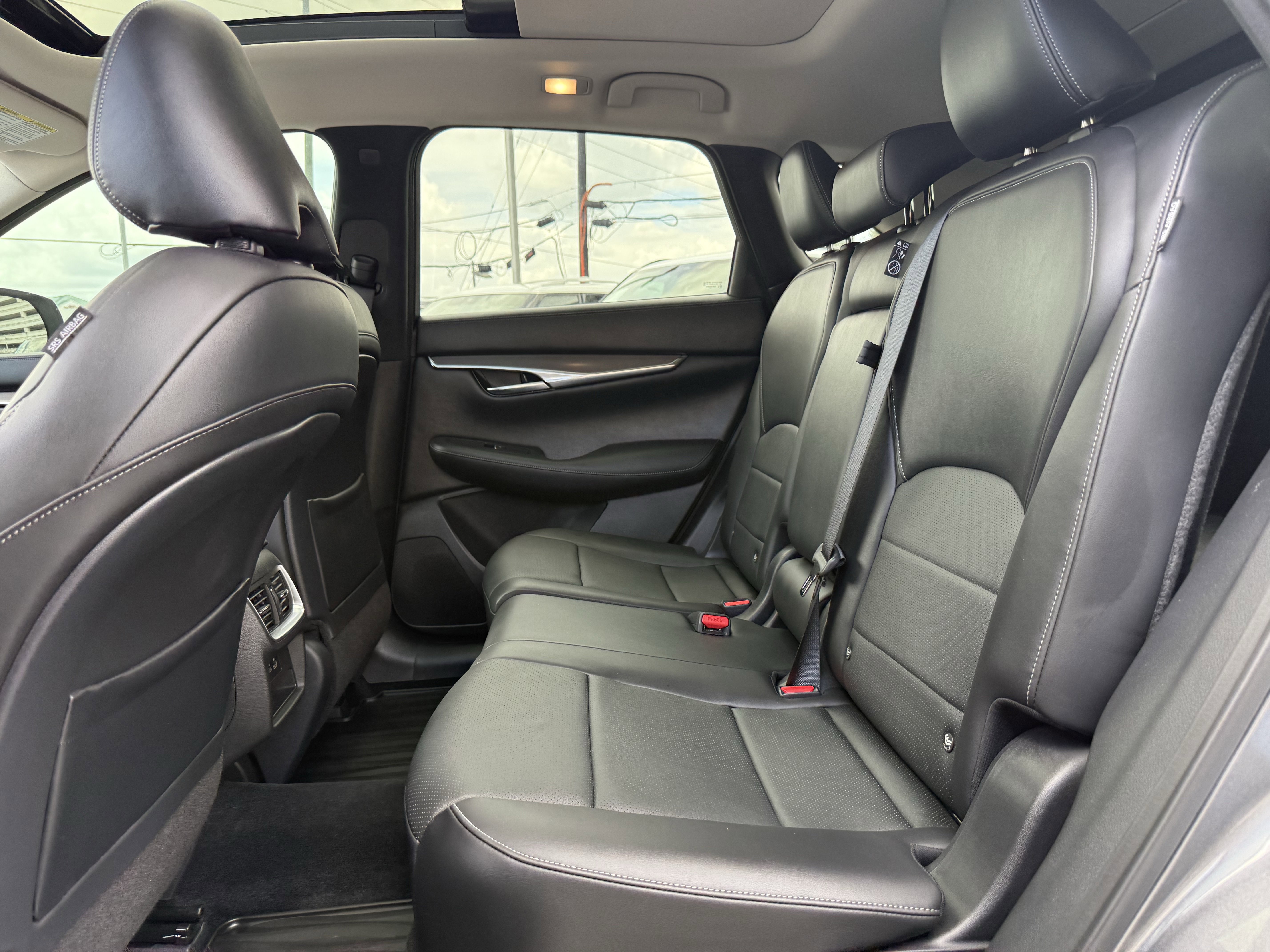 Certified 2023 INFINITI QX50 Luxe FWD image 15
