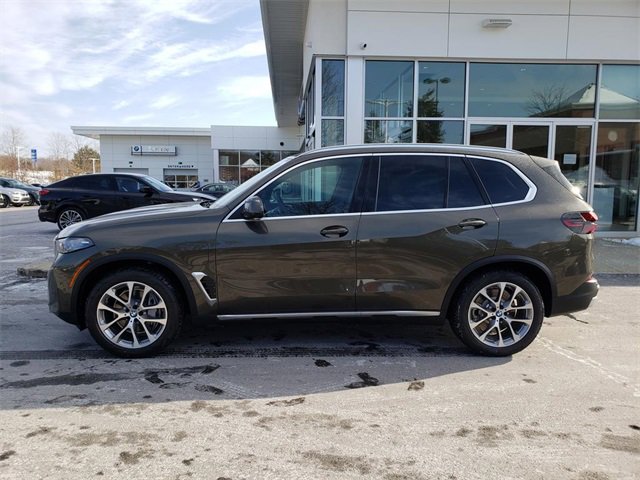 New 2026 BMW X5 xDrive50e w/ Premium Package image 8
