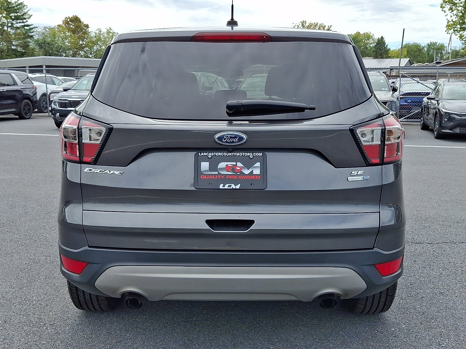 Used 2017 Ford Escape SE w/ SE Cold Weather Package AWD/4WD image 6