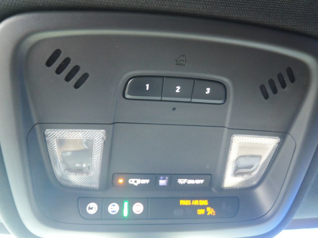 Used 2022 Chevrolet Traverse Premier AWD/4WD image 24