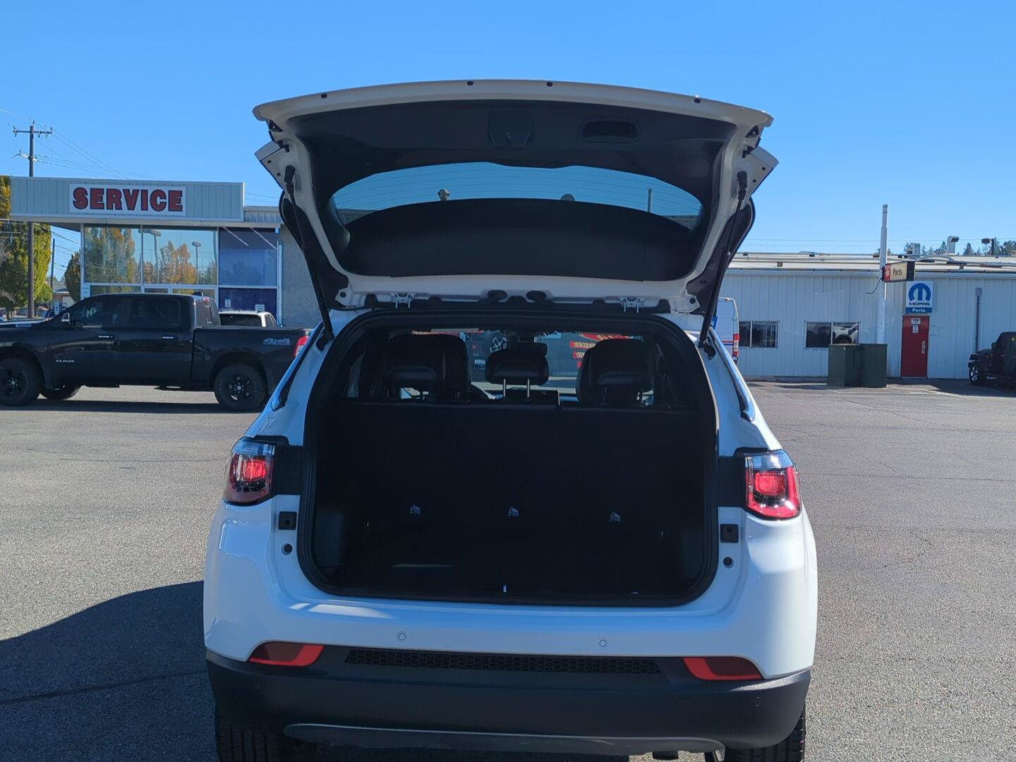 Used 2024 Jeep Compass Limited AWD/4WD image 6