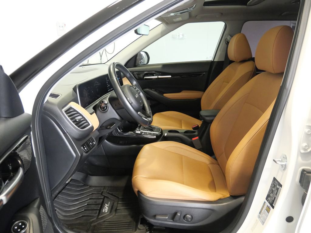 Used 2024 Kia Seltos EX image 14