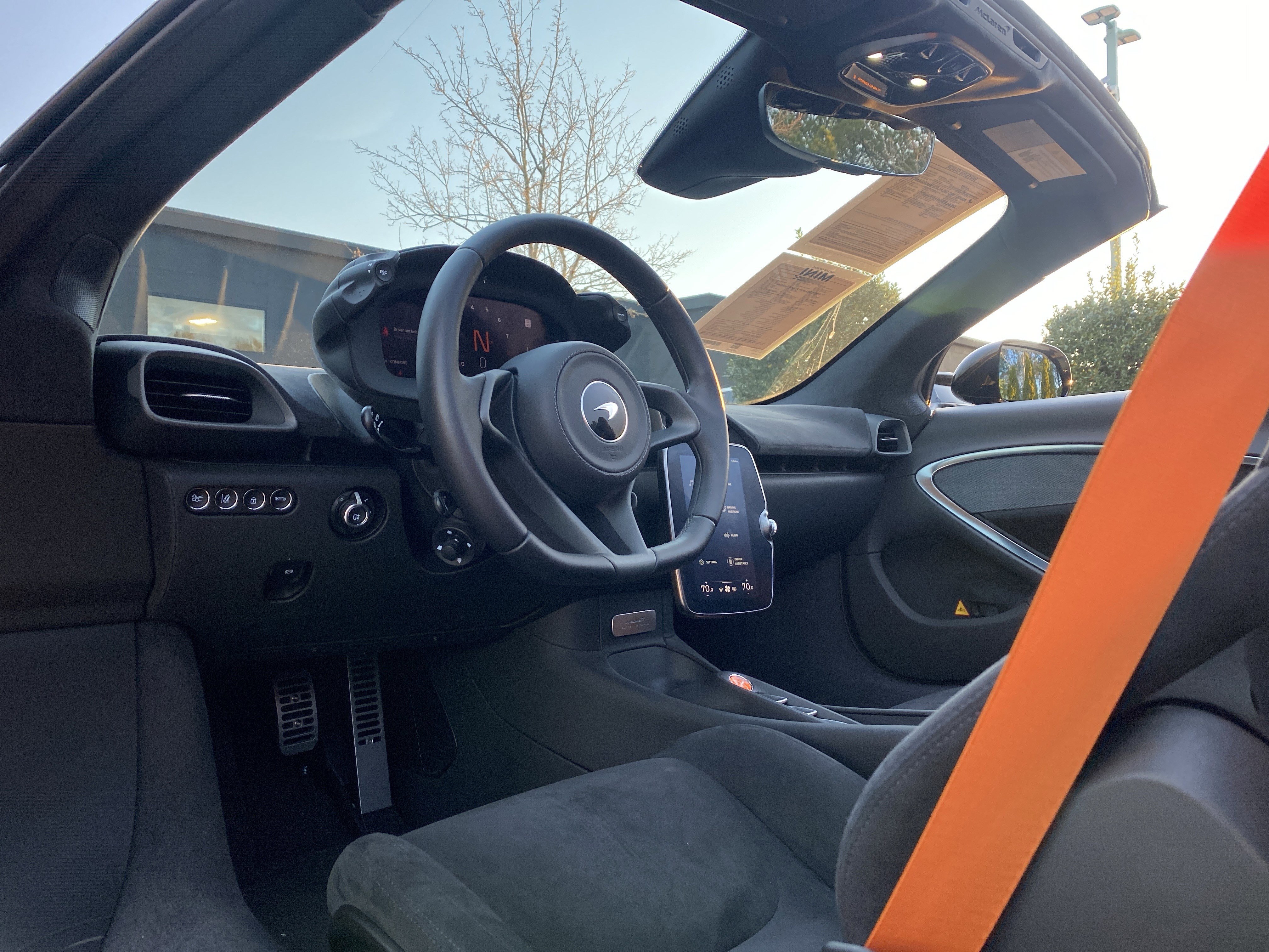 Used 2025 McLaren Artura Spider image 24