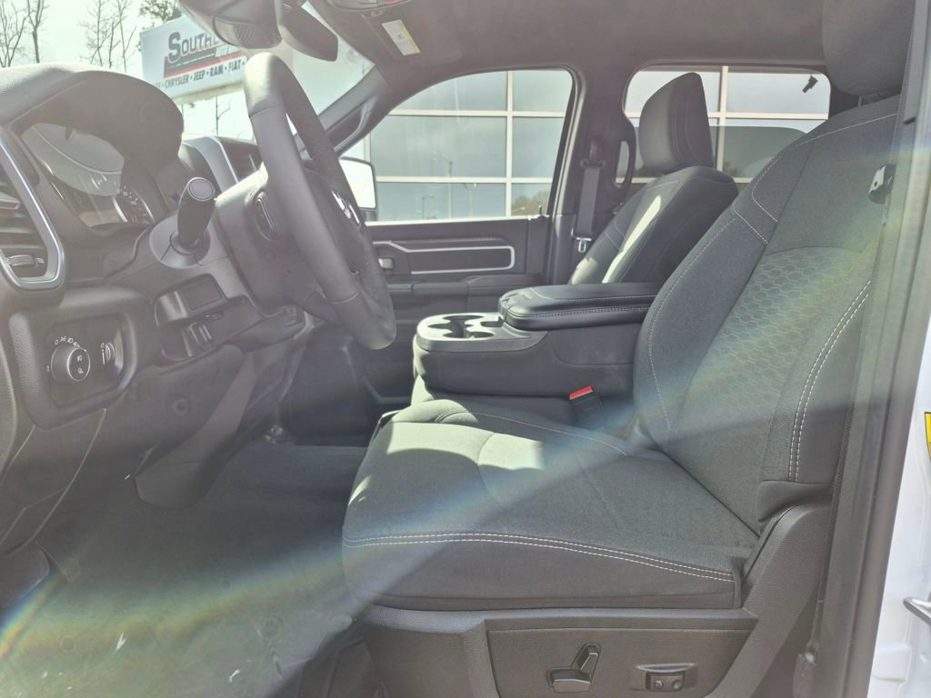 Used 2025 RAM 2500 Big Horn AWD/4WD image 2