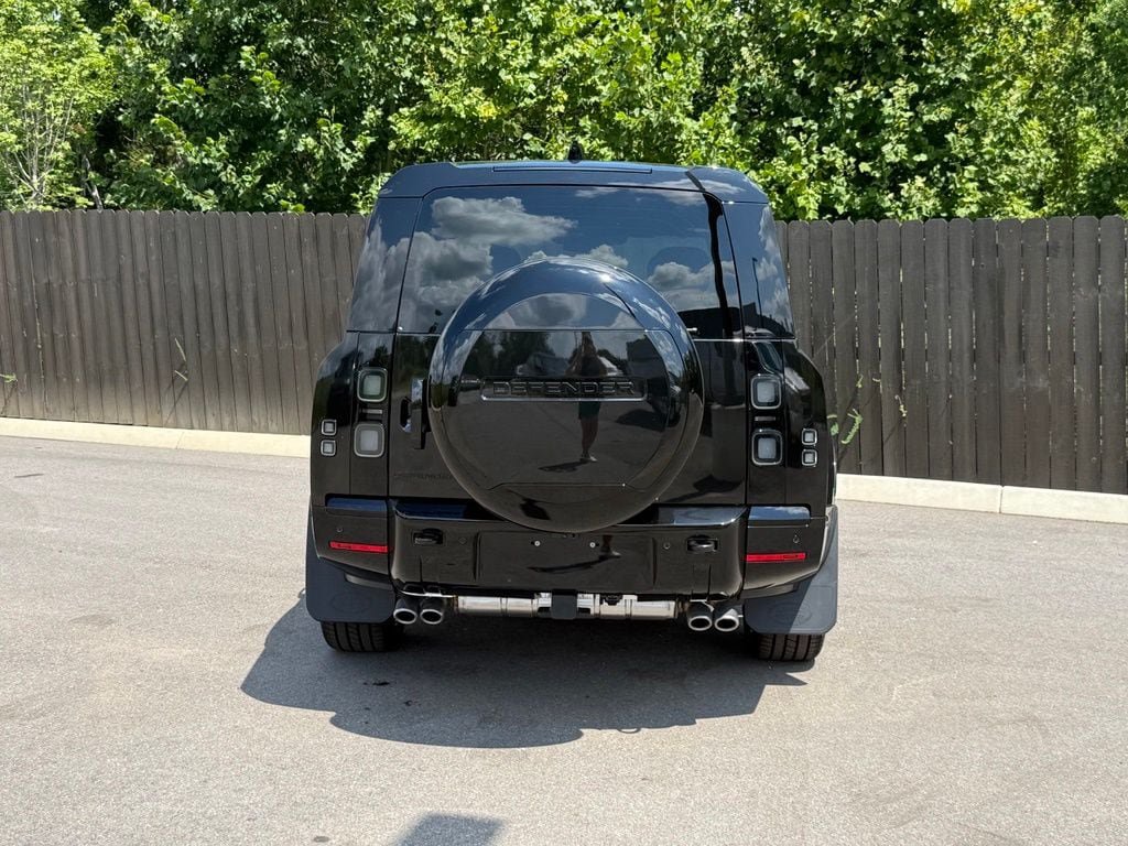 New 2026 Land Rover Defender 130 V8 AWD/4WD image 4