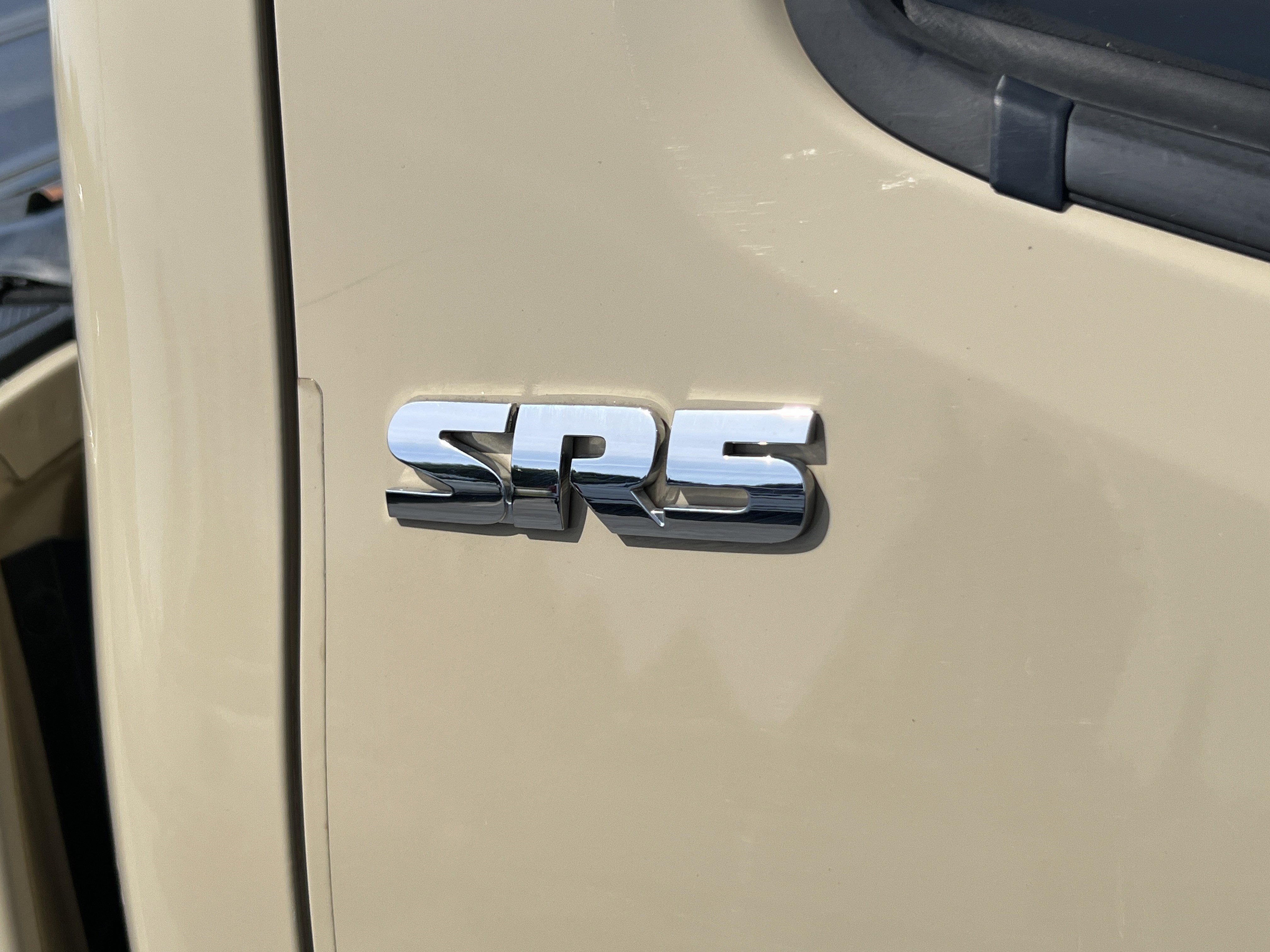 Used 2016 Toyota Tacoma SR5 w/ SR5 Appearance Package (SN) RWD image 10