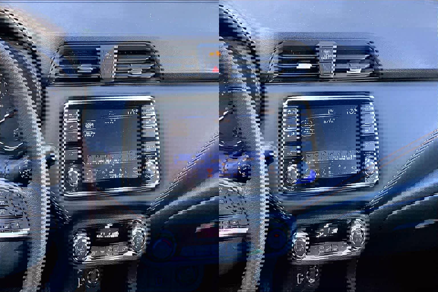 Used 2022 Nissan Versa SR w/ Trunk Package image 6