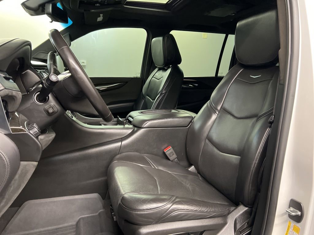 Used 2018 Cadillac Escalade ESV Platinum AWD/4WD image 32