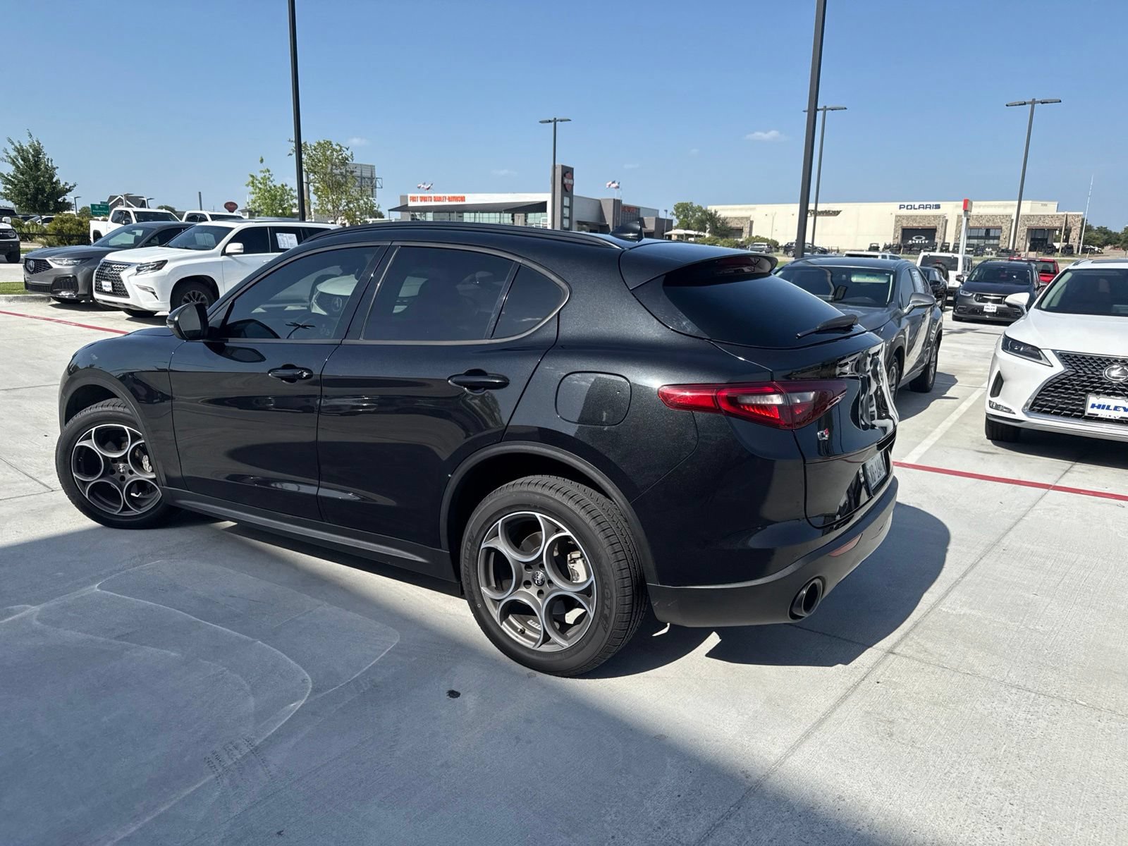 Used 2022 Alfa Romeo Stelvio Sprint AWD/4WD image 3