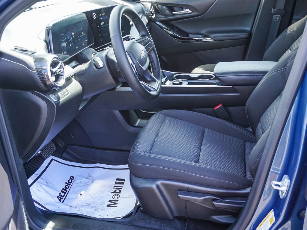 Used 2026 Chevrolet Equinox LT w/ LPO, Floor Liner Package FWD image 17